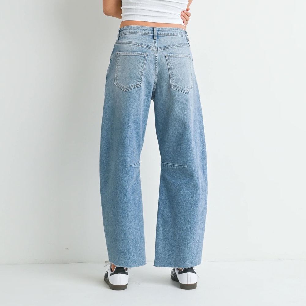 I’m Obsessed Barrel Jeans - Picture 6 of 6